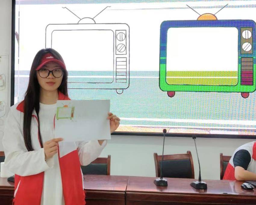 五线谱遇上调色盘:湖北文理学院志愿者为儿童打造“音乐+绘画”创新美育课.docx